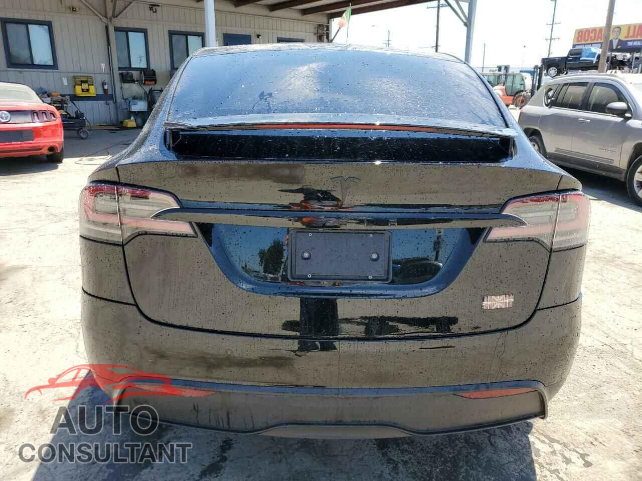 TESLA MODEL X 2023 - 7SAXCBE65PF376285