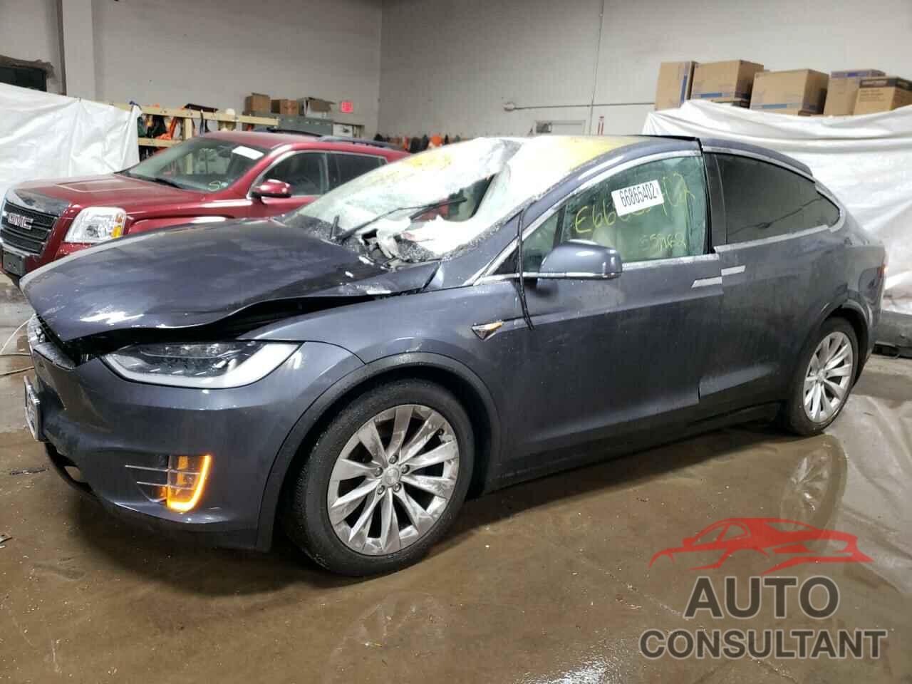 TESLA MODEL X 2018 - 5YJXCAE24JF103995