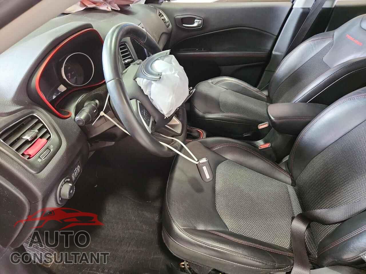 JEEP COMPASS 2018 - 3C4NJDDB4JT457159