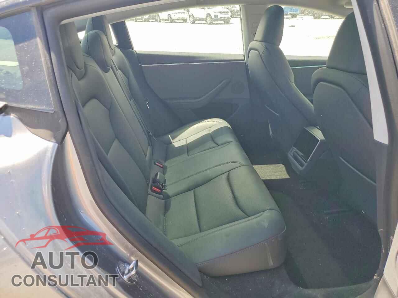 TESLA MODEL 3 2025 - 5YJ3E1EA4SF963395