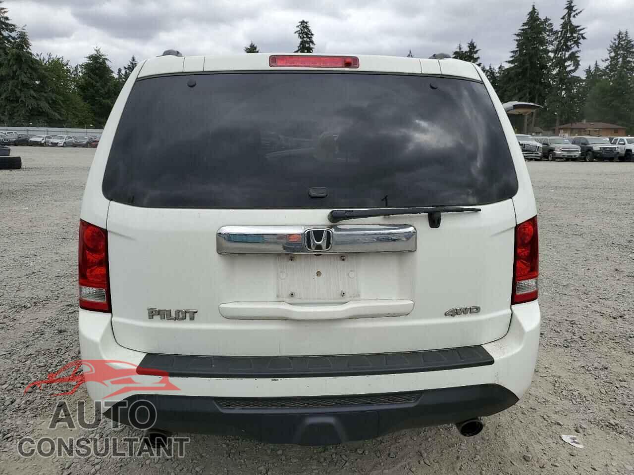 HONDA PILOT 2013 - 5FNYF4H73DB020227