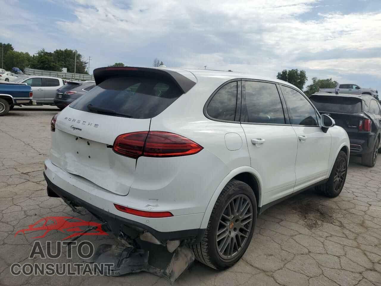 PORSCHE CAYENNE 2017 - WP1AA2A21HKA85619