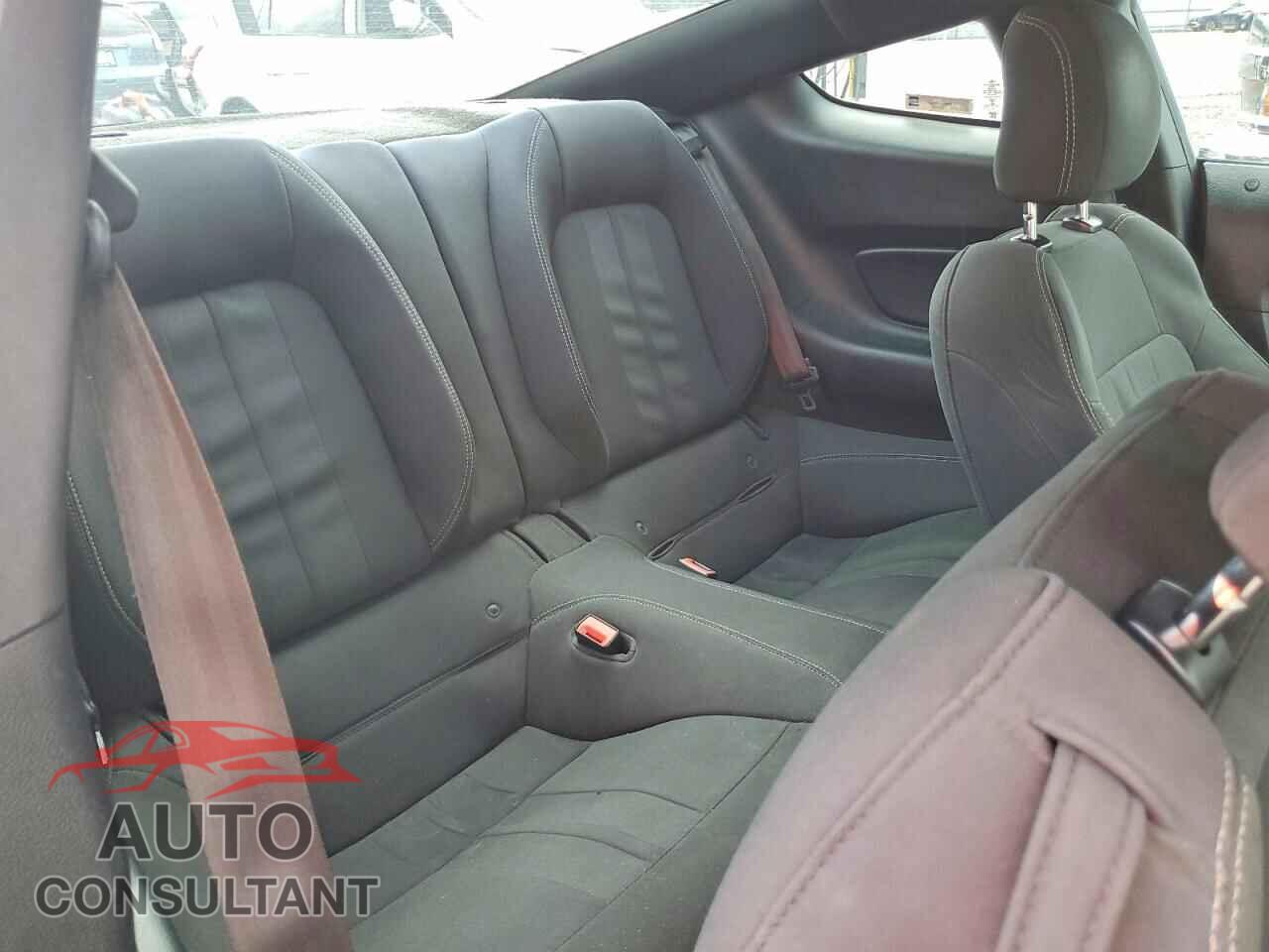 FORD MUSTANG 2019 - 1FA6P8THXK5114640