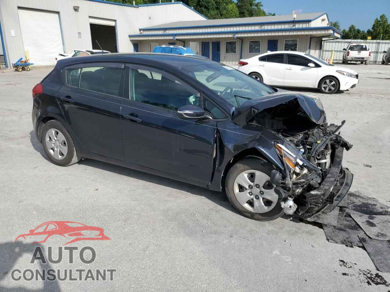 KIA FORTE 2017 - KNAFK5A82H5684440