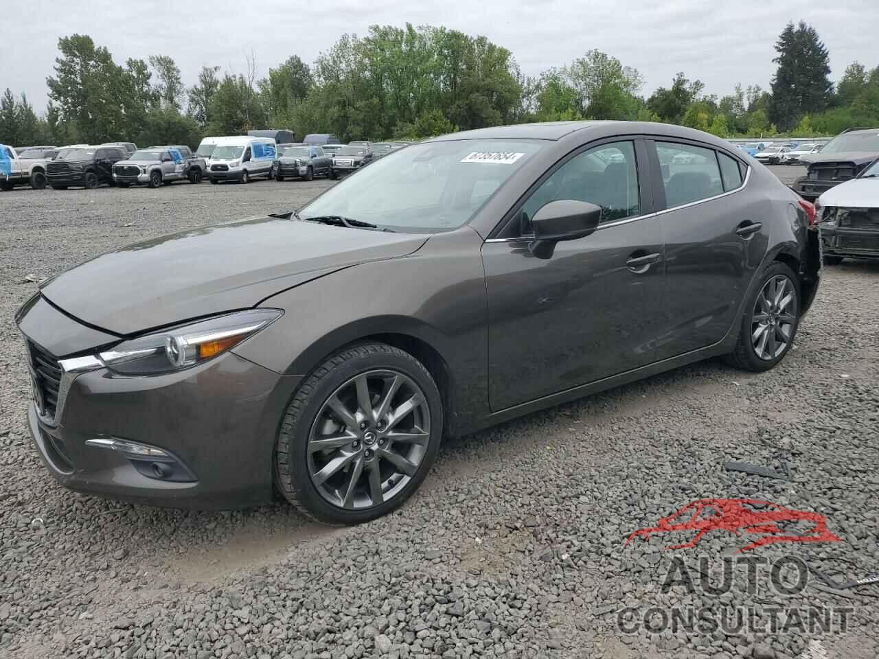 MAZDA 3 2018 - 3MZBN1W38JM164996