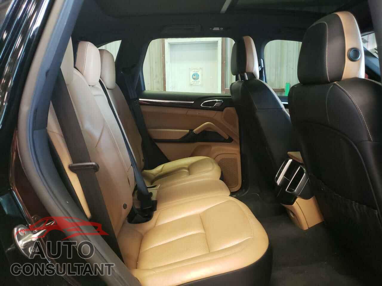 PORSCHE CAYENNE 2016 - WP1AA2A29GLA09672