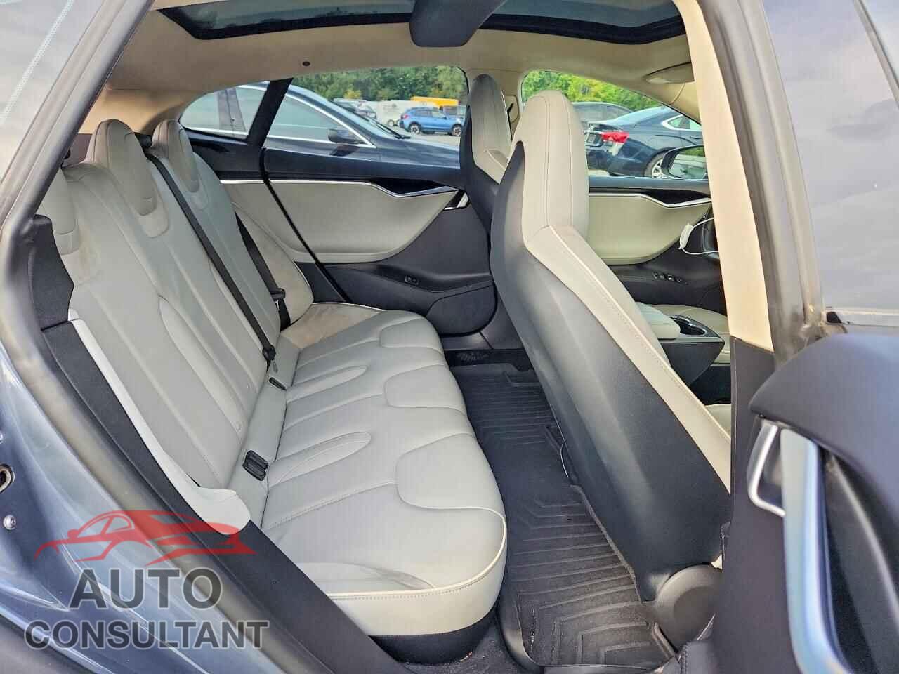 TESLA MODEL S 2013 - 5YJSA1DP2DFP16036