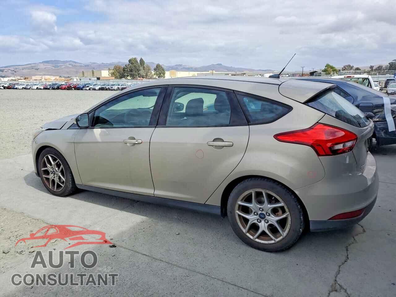 FORD FOCUS 2015 - 1FADP3K25FL318657
