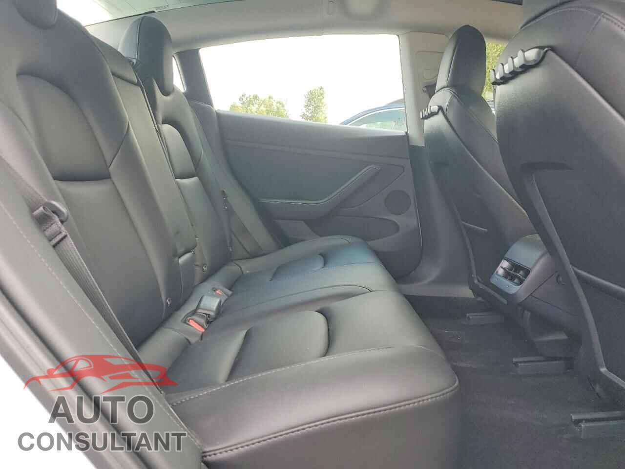 TESLA MODEL 3 2021 - 5YJ3E1EB5MF044095