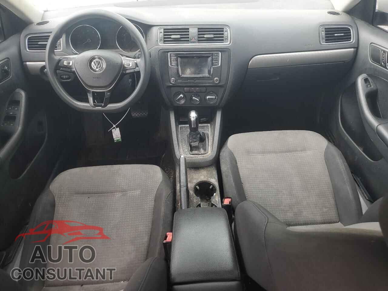 VOLKSWAGEN JETTA 2017 - 3VW2B7AJ8HM332390