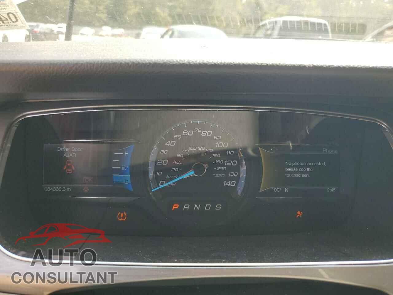 FORD TAURUS 2018 - 1FAHP2E87JG132129