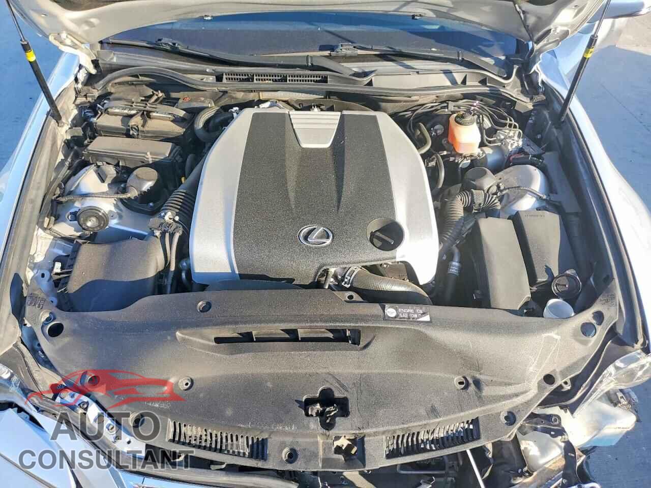LEXUS IS 2015 - JTHBE1D25F5017947