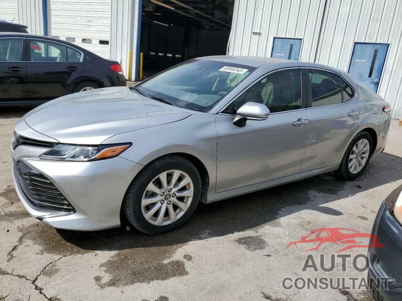 TOYOTA CAMRY 2018 - 4T1B11HK9JU518258