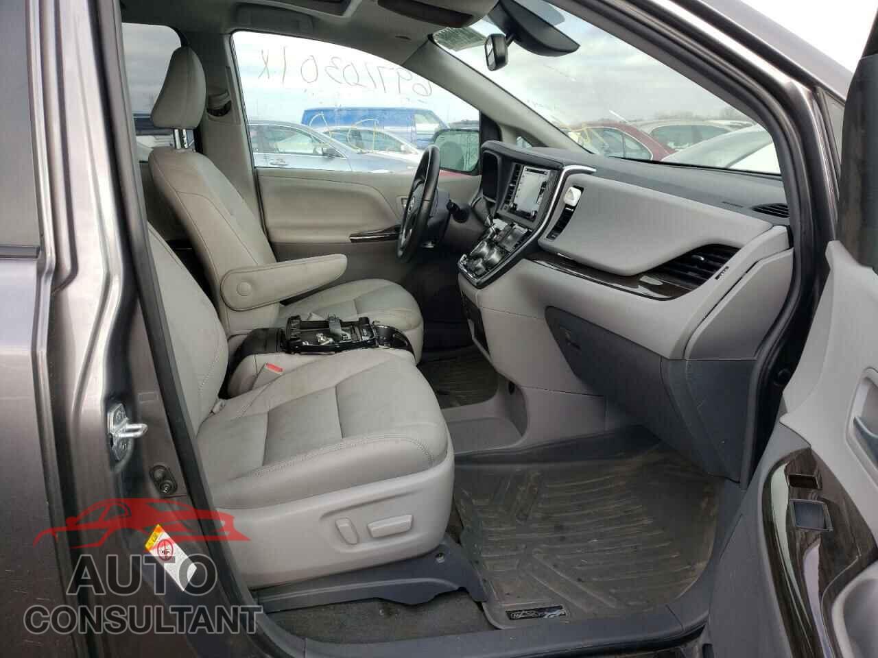 TOYOTA SIENNA 2018 - 5TDYZ3DC5JS963473
