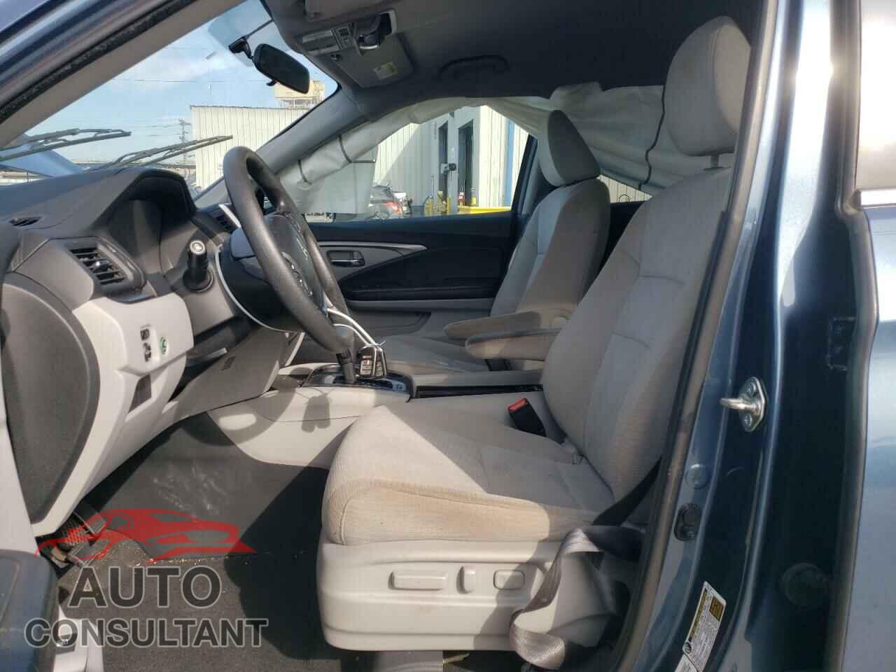 HONDA PILOT 2017 - 5FNYF5H38HB010947