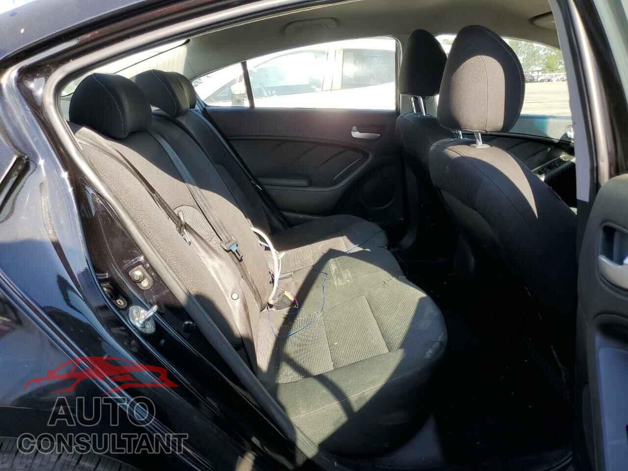 KIA FORTE 2018 - 3KPFK4A76JE251735