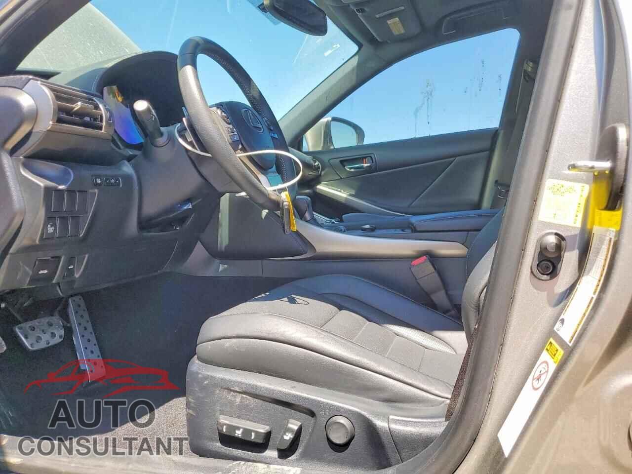 LEXUS IS 2015 - JTHBF1D23F5057392