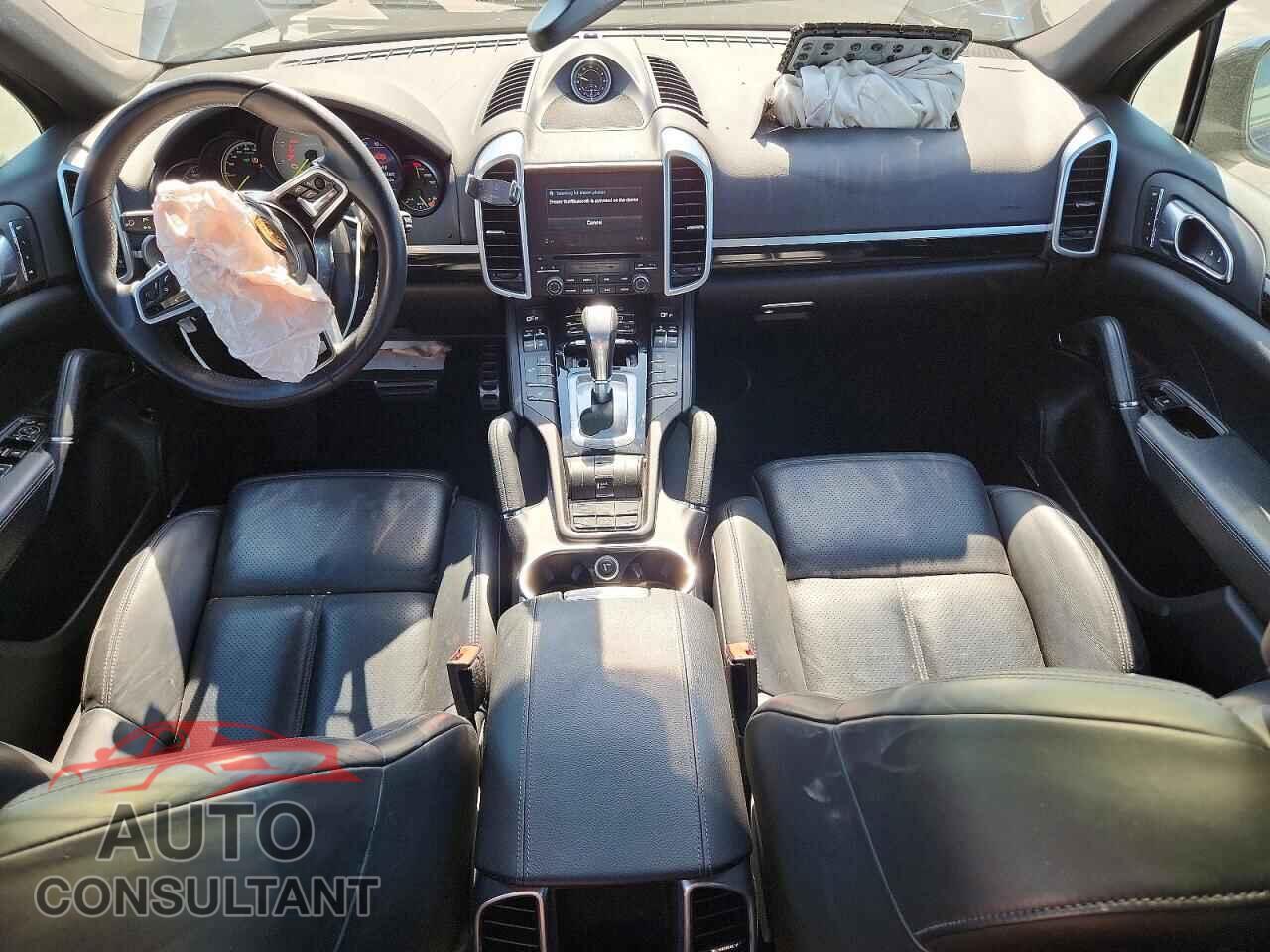 PORSCHE CAYENNE 2018 - WP1AE2A26JLA71879