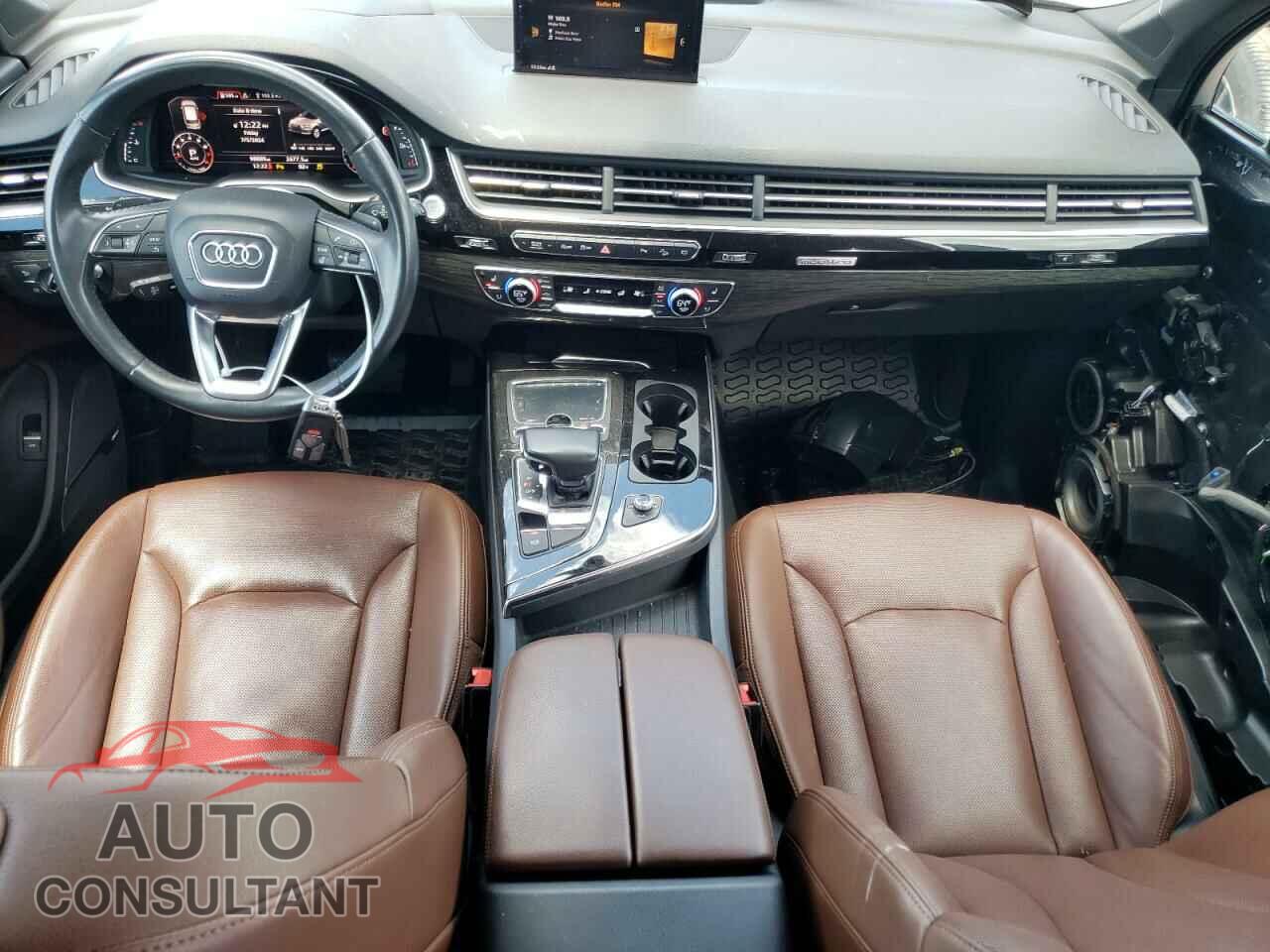 AUDI Q7 2018 - WA1VAAF75JD011111