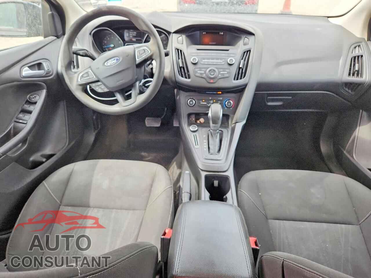 FORD FOCUS 2017 - 1FADP3F21HL241878