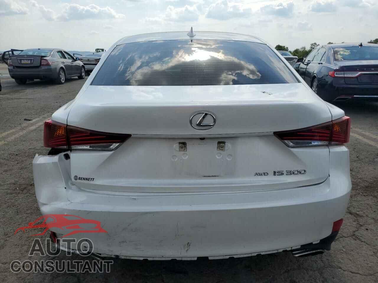 LEXUS IS 2019 - JTHC81D20K5038677