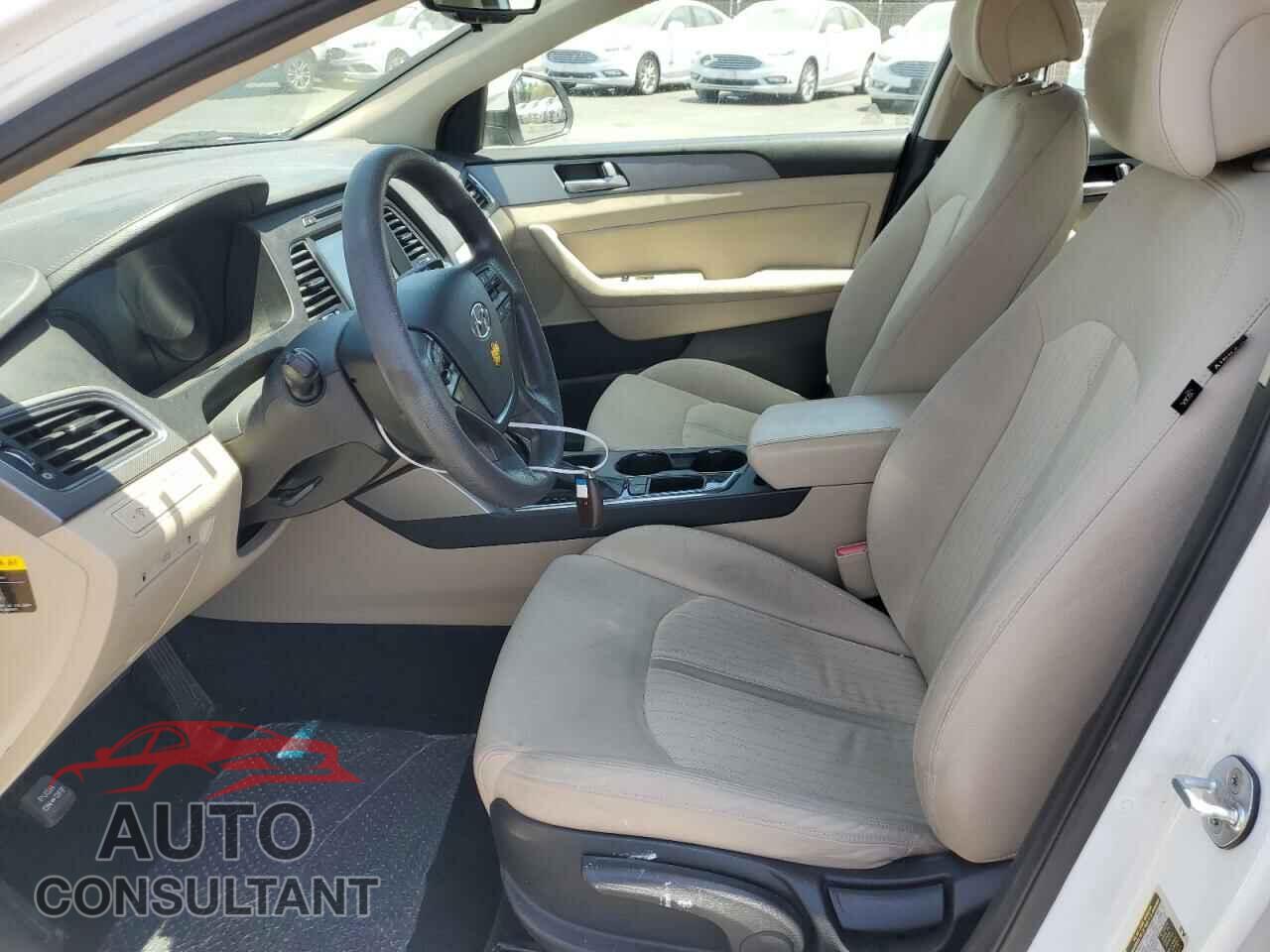 HYUNDAI SONATA 2017 - KMHE24L10HA044397