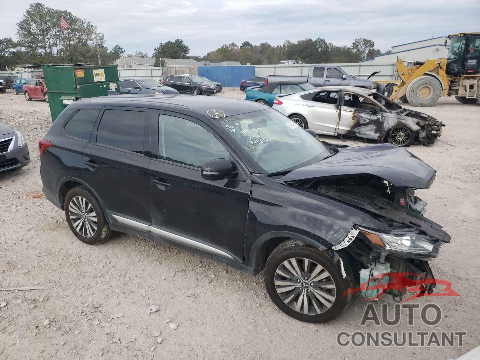 MITSUBISHI OUTLANDER 2019 - JA4AD3A3XKZ033082