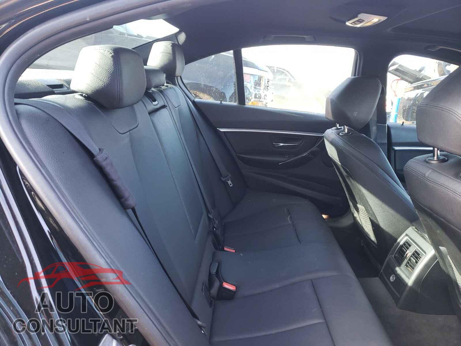 BMW 3 SERIES 2016 - WBA8E3G55GNU02694