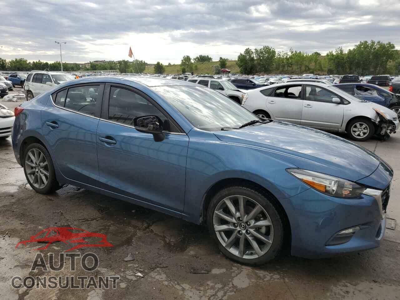 MAZDA 3 2018 - 3MZBN1V30JM175542