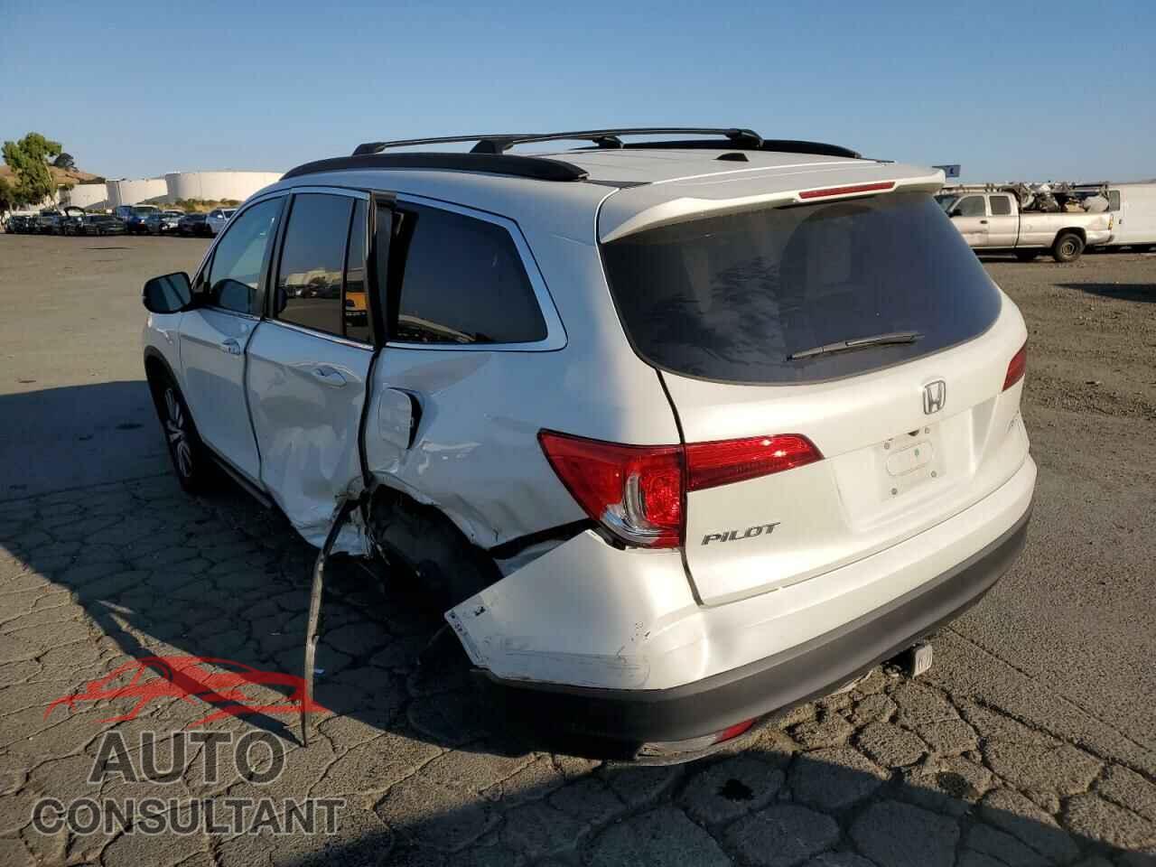 HONDA PILOT 2018 - 5FNYF6H31JB032543