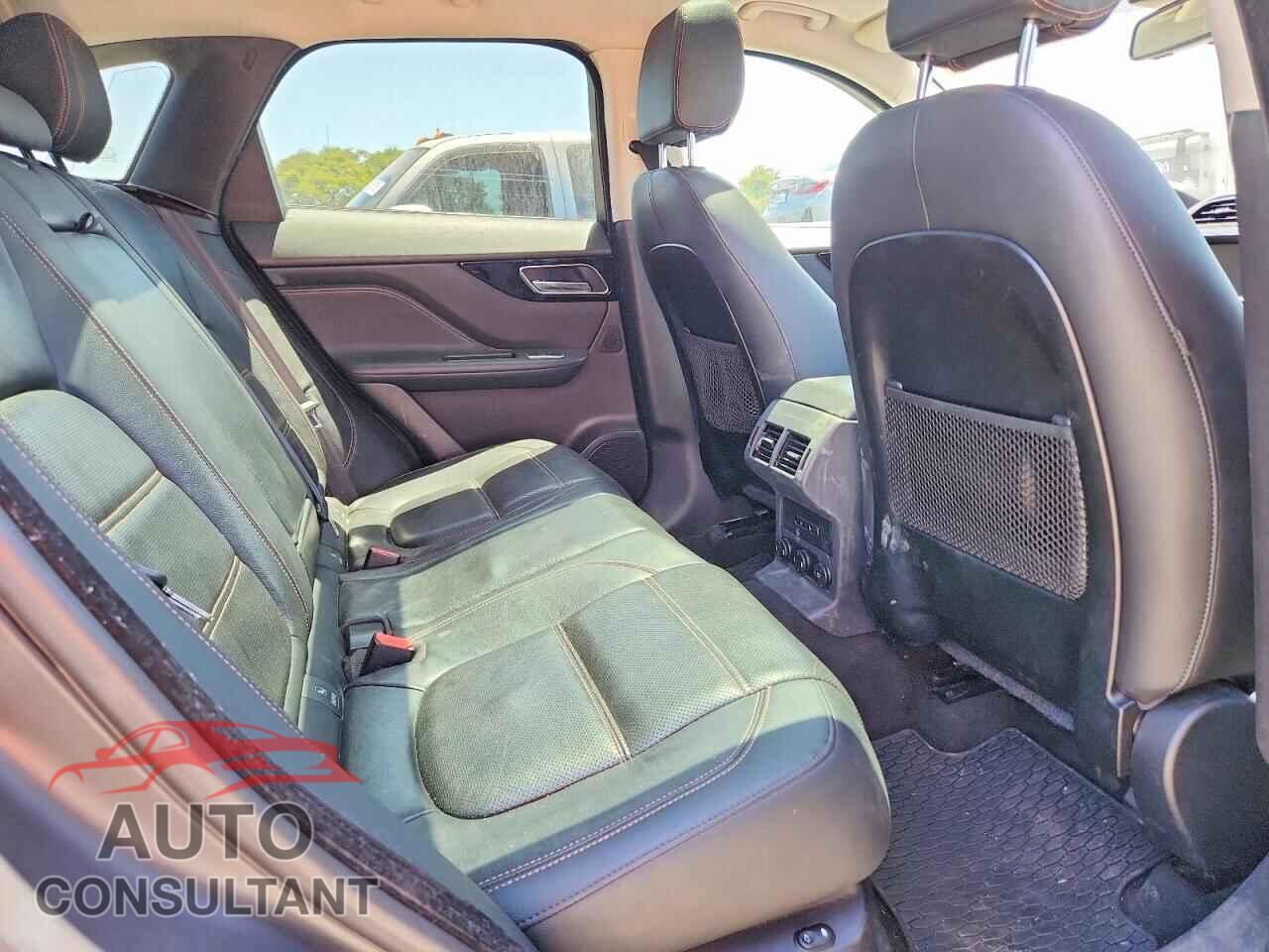 JAGUAR F-PACE 2018 - SADCK2FX5JA295488