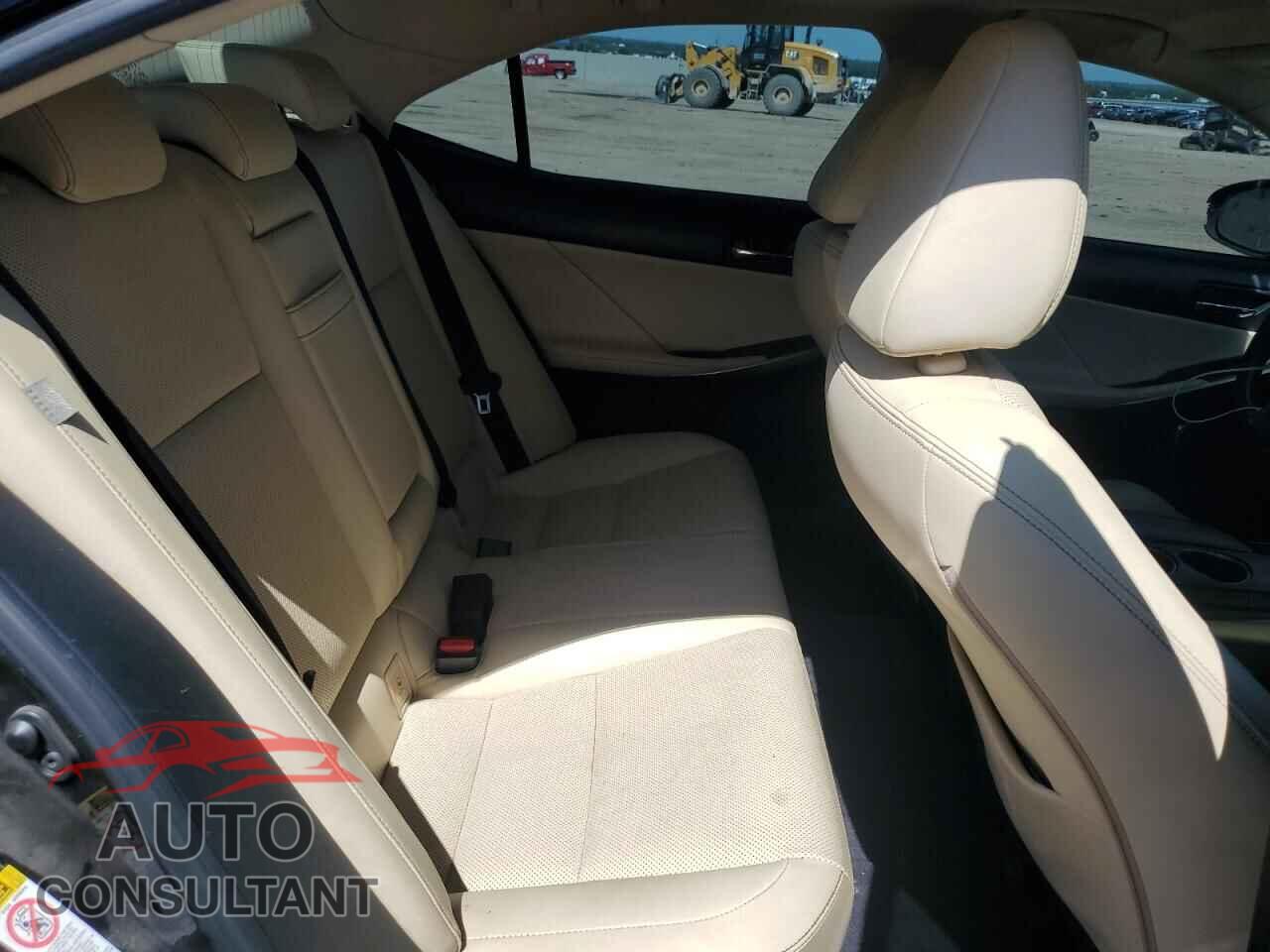 LEXUS IS 2014 - JTHBF1D27E5036639