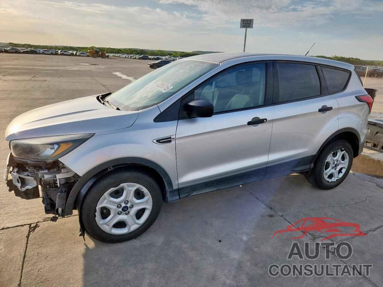 FORD ESCAPE 2019 - 1FMCU0F79KUB86621