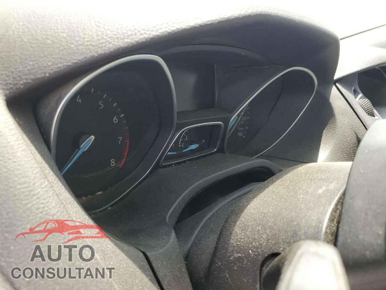 FORD FOCUS 2015 - 1FADP3F22FL369950