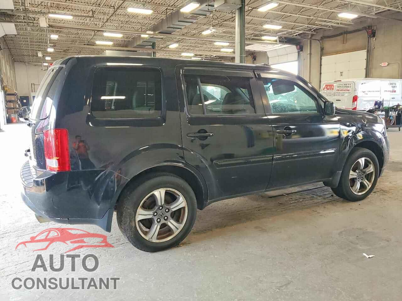 HONDA PILOT 2015 - 5FNYF4H39FB043429