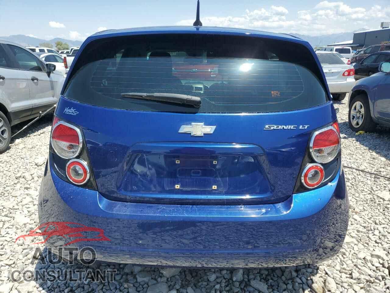 CHEVROLET SONIC 2013 - 1G1JC6SH1D4204671