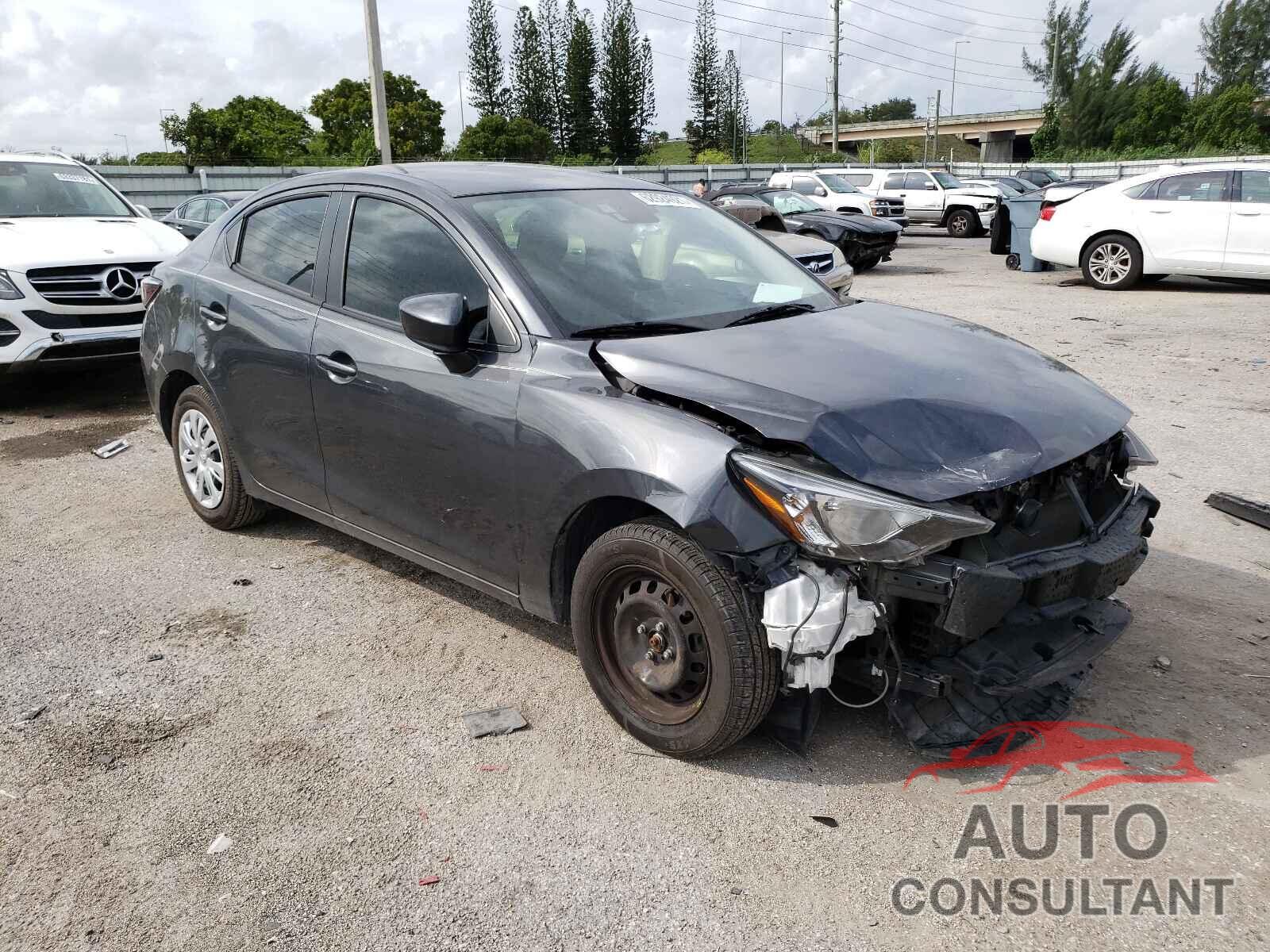 TOYOTA YARIS 2019 - 3MYDLBYV0KY522416