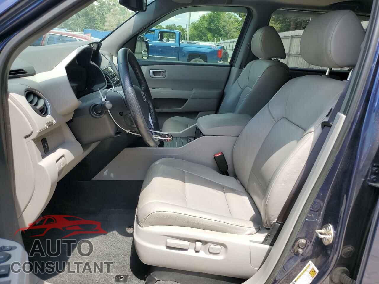 HONDA PILOT 2015 - 5FNYF3H50FB028569