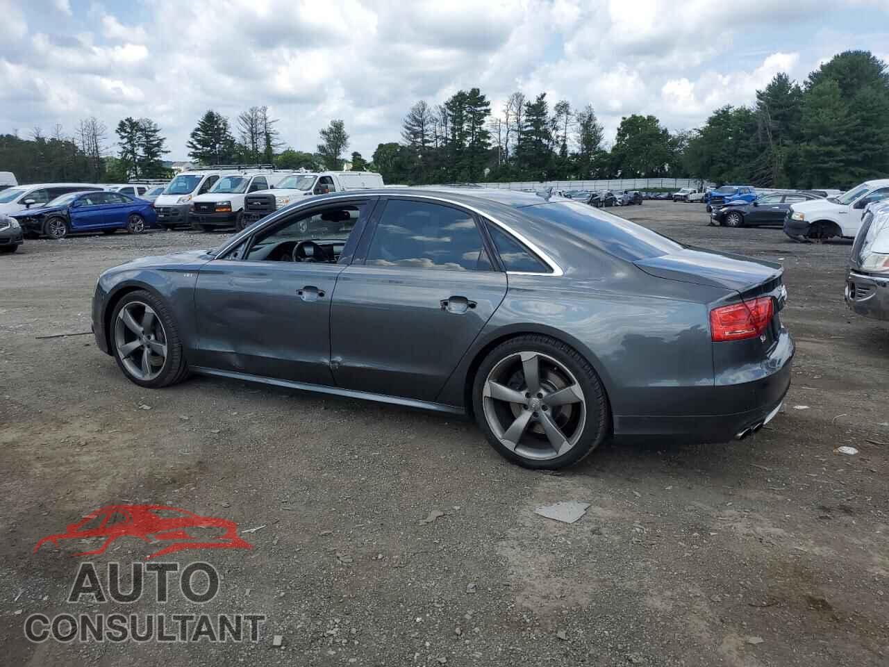 AUDI S8 2013 - WAUD2AFD6DN018195