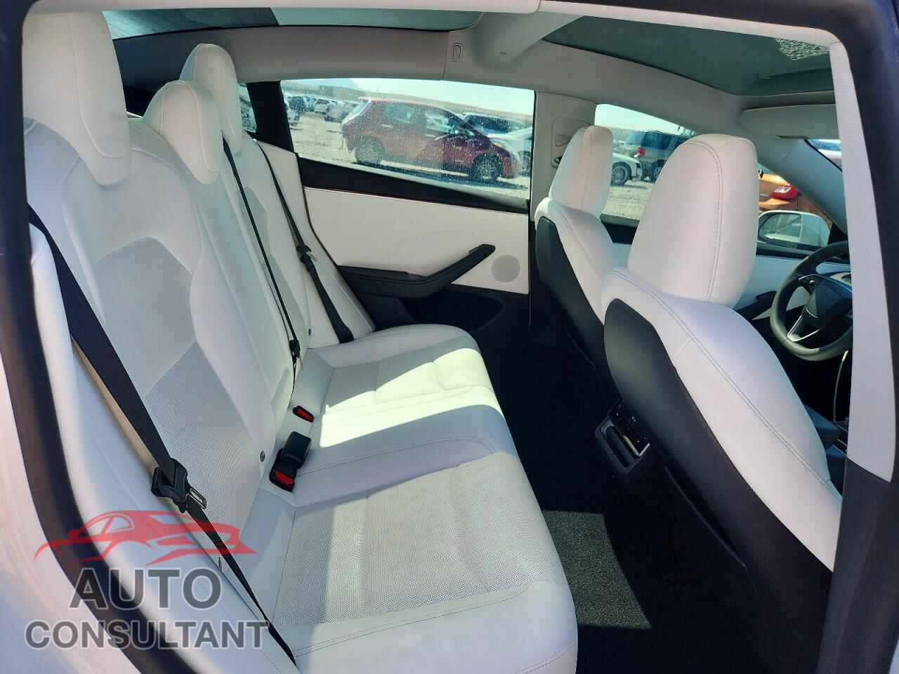 TESLA MODEL 3 2025 - 5YJ3E1EA2SF013231