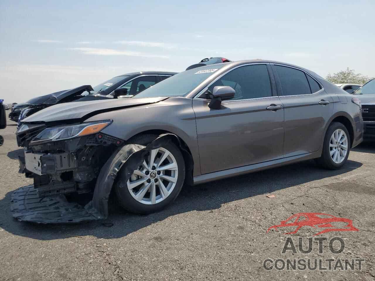 TOYOTA CAMRY 2022 - 4T1C11AK3NU646080