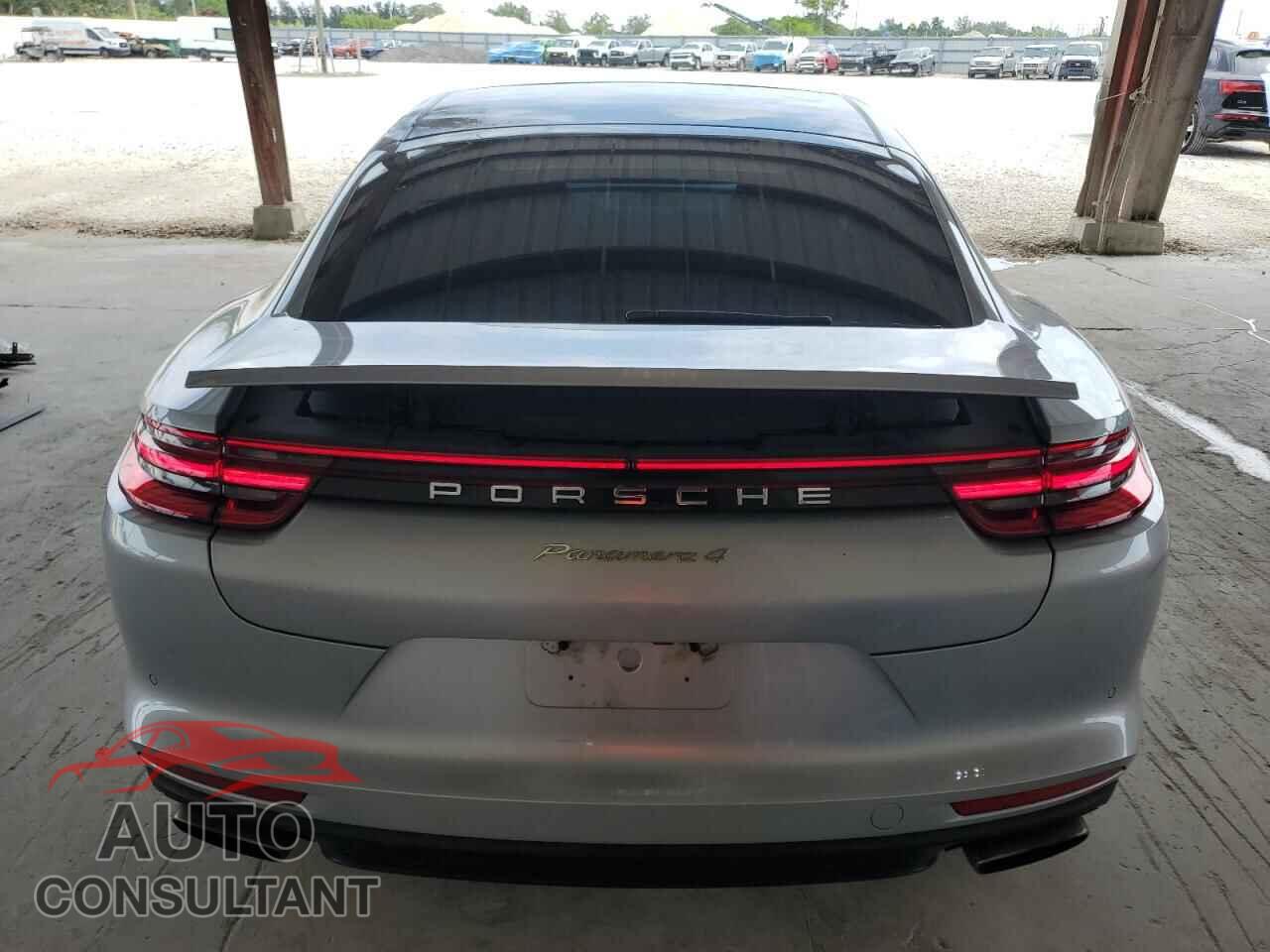 PORSCHE PANAMERA 2018 - WP0AE2A79JL129576