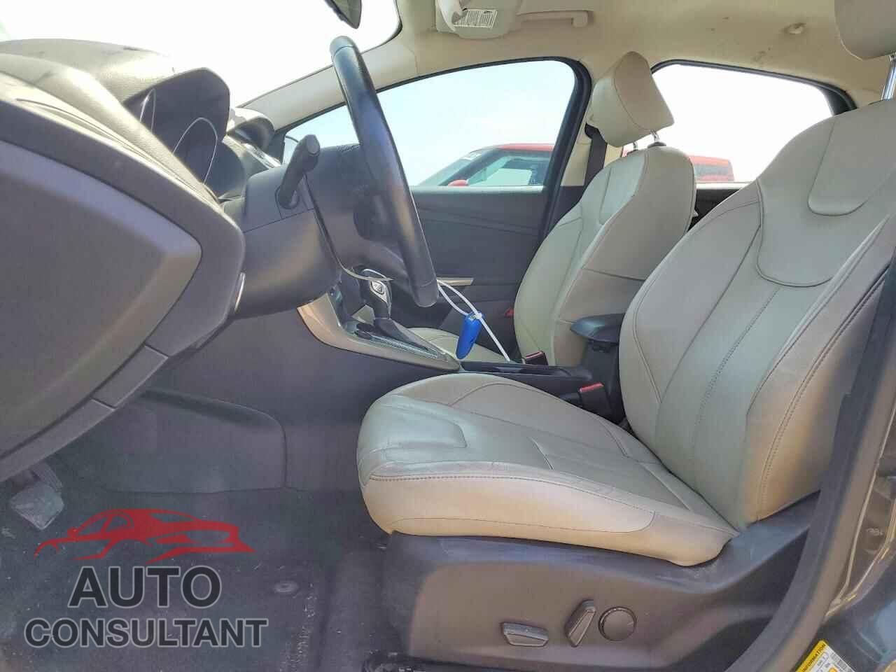 FORD FOCUS 2015 - 1FADP3N23FL293530