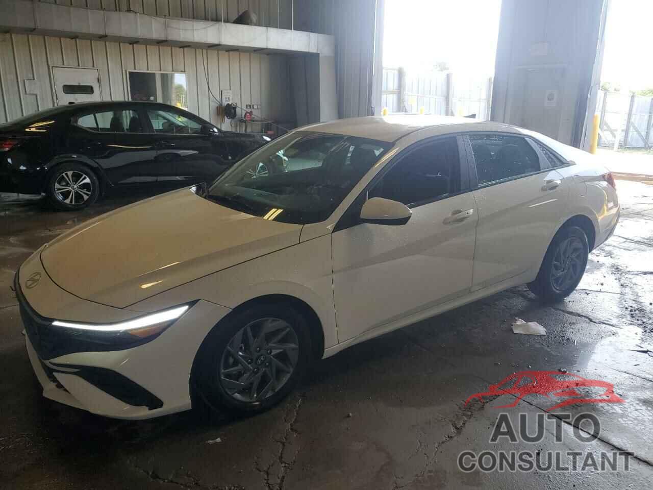 HYUNDAI ELANTRA 2024 - KMHLM4DG6RU673506