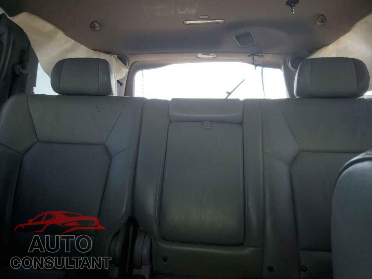 HONDA PILOT 2011 - 5FNYF4H93BB018346