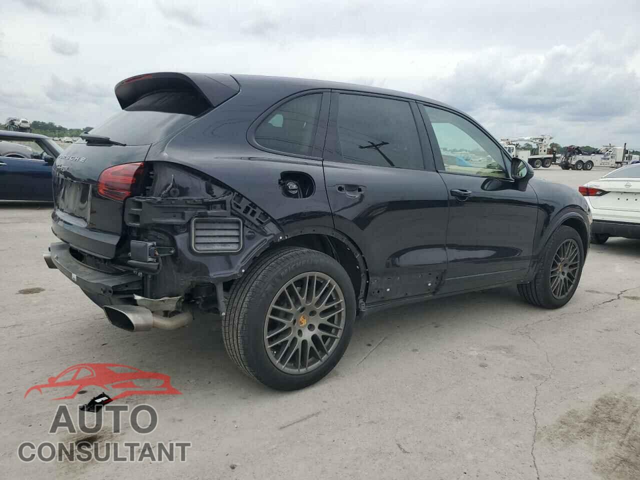 PORSCHE CAYENNE 2017 - WP1AA2A26HKA88354