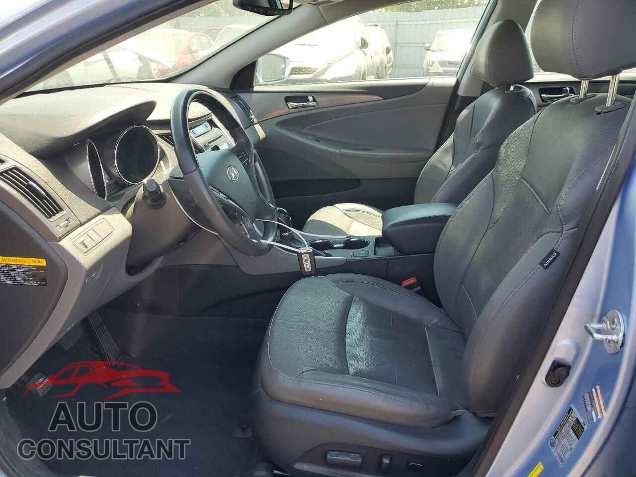 HYUNDAI SONATA 2012 - KMHEC4A47CA034727