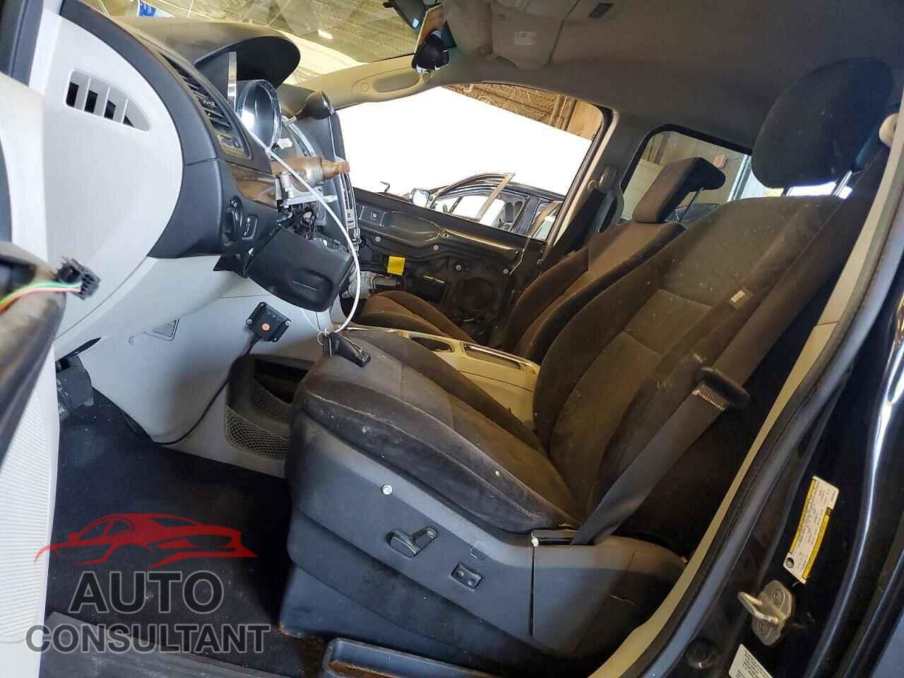 DODGE CARAVAN 2013 - 2C4RDGCG7DR523847