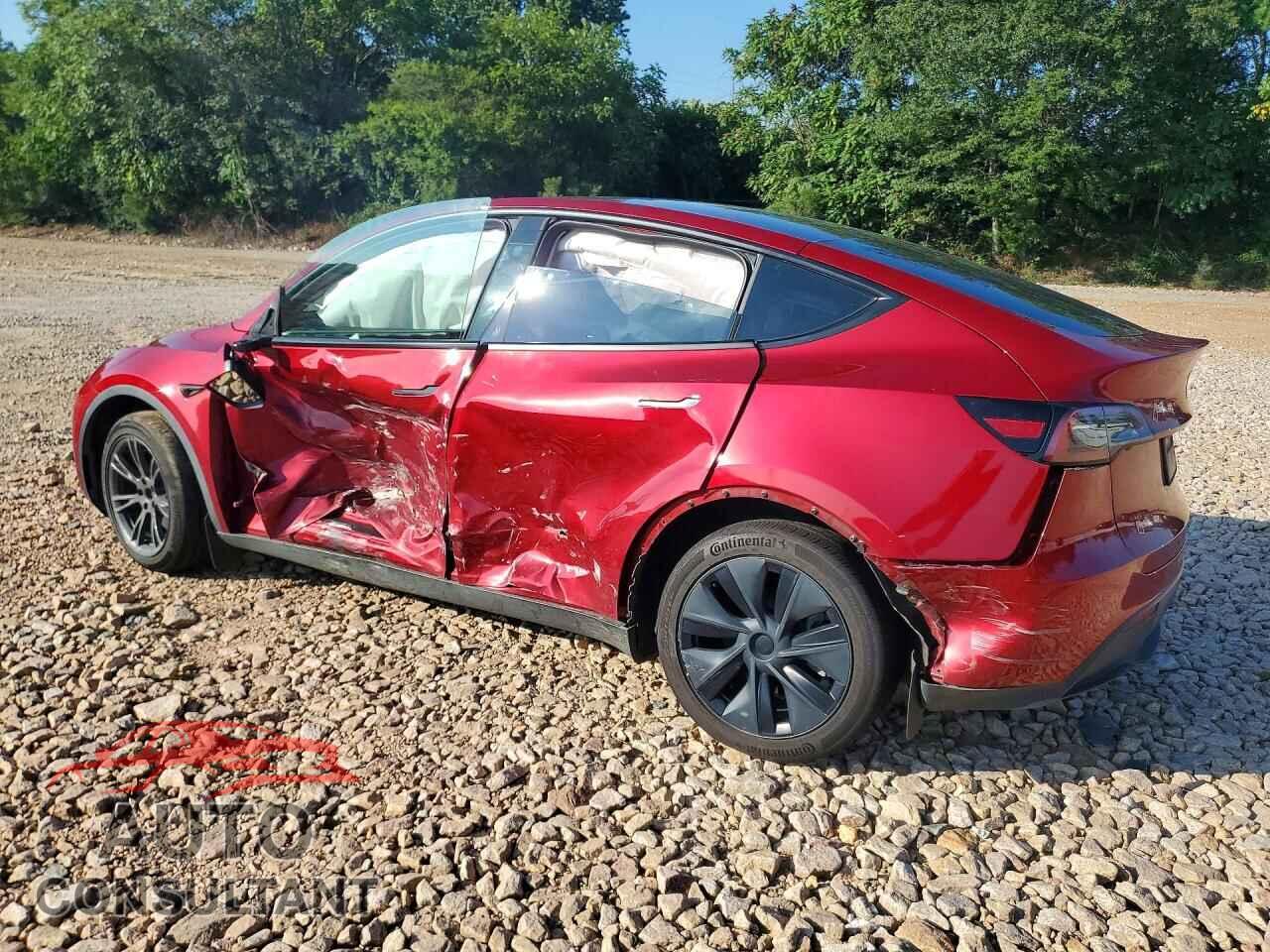 TESLA MODEL Y 2025 - 7SAYGAEE4SF218085