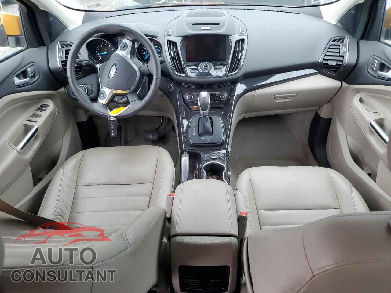 FORD ESCAPE 2016 - 1FMCU9J97GUA26662